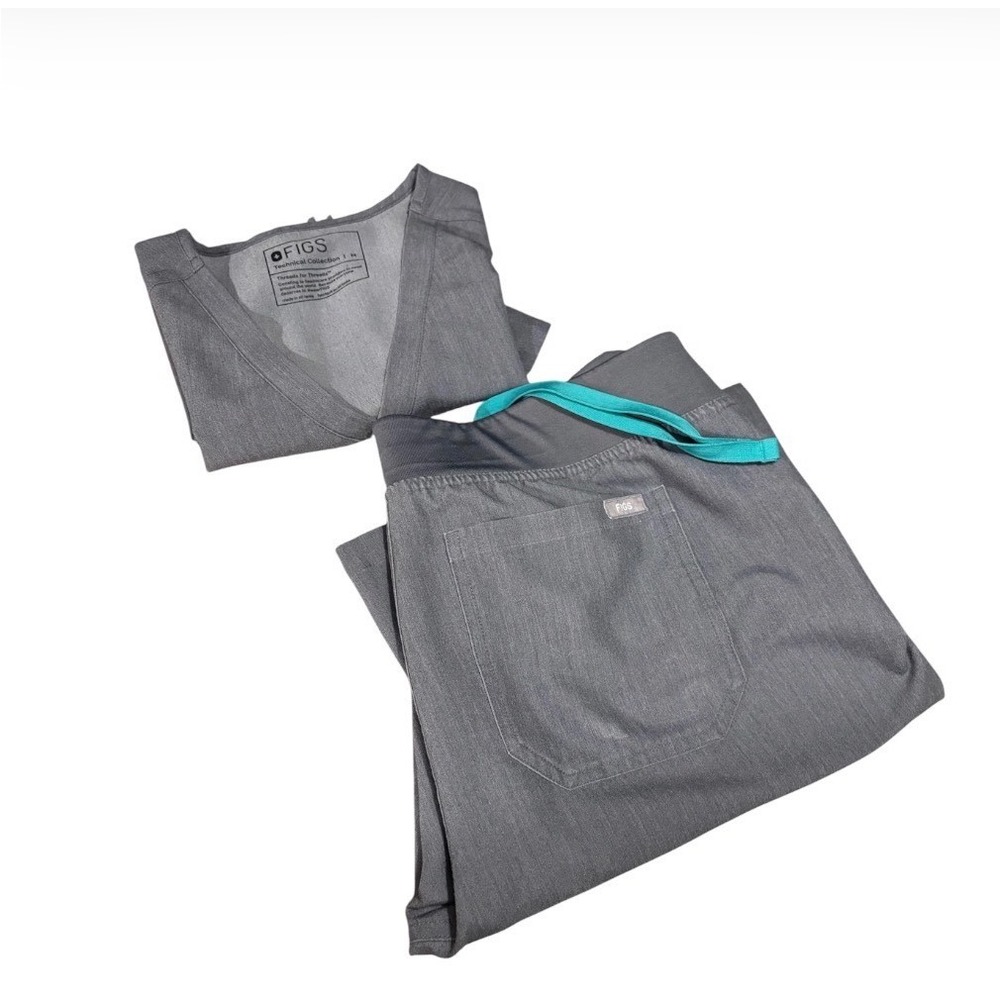 FIGS Womens Scrub Set Medium Gray Catarina Top and Livingston  Pants